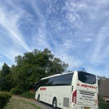 per bus reisde een groep parochianen af naar Heiloo naar de ‘Onze Lieve Vrouw ter Nood’. Samen met nog 600 anderen vanuit ons Bisdom kon een mooi programma vol inspiratie gevolgd worden.